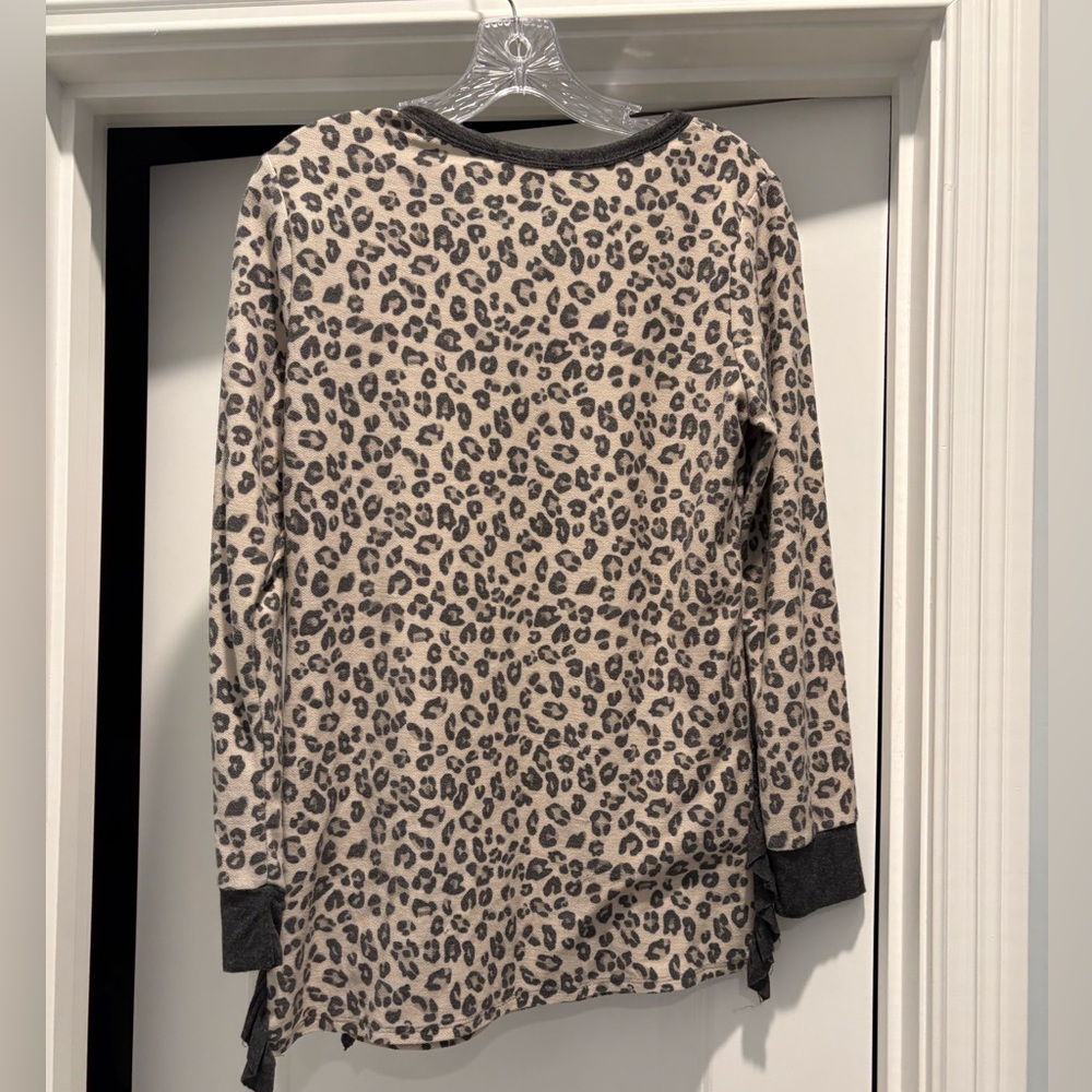 Leopard Print Long Sleeve Top - Picture 5 of 6